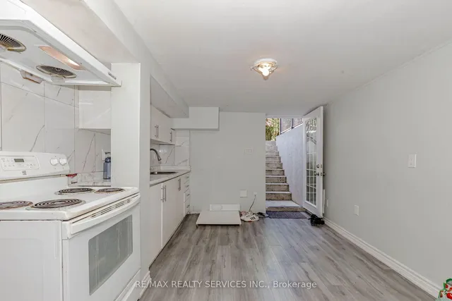 Additional image 28 of 13 Greenbush Crt