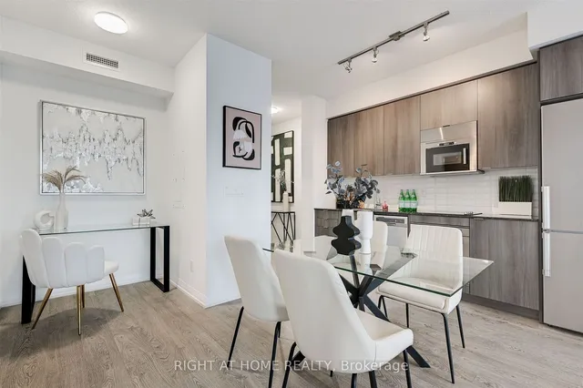 Additional image 14 of 101 Erskine Ave Unit 804