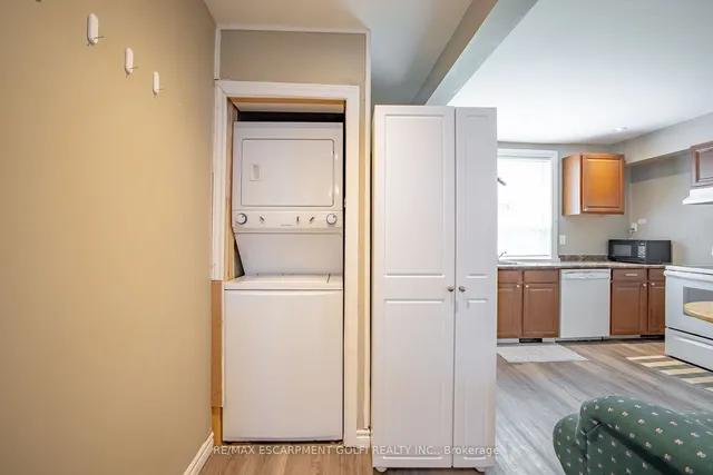 Additional image 13 of 86 Whitney Ave