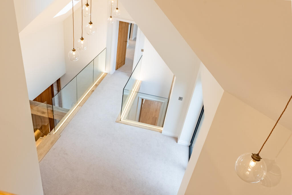 Additional image 34 of Oakridge, Drop Lane, Bricket Wood, St Albans, AL2