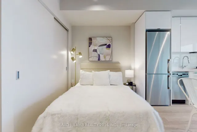 Additional image 14 of 195 McCaul St Unit 1014