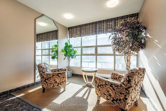 Additional image 4 of 8 Village Green Unit 612