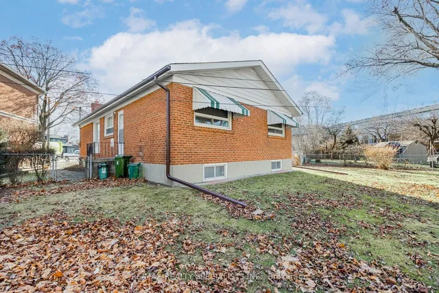 Additional image 32 of 8 Rollins Pl