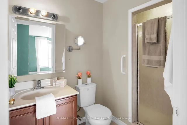 Additional image 18 of 3000 Creekside Dr Unit 807