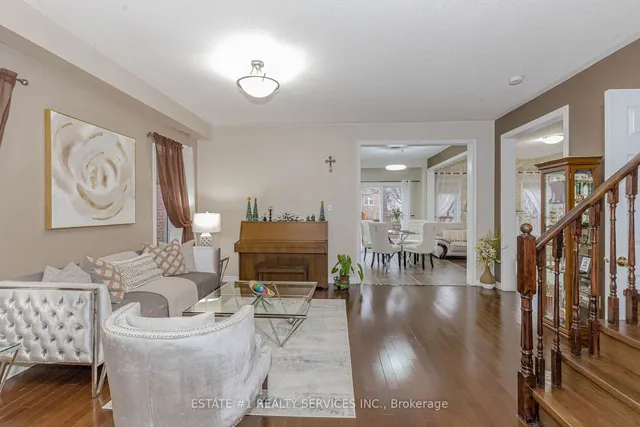 Additional image 4 of 61 Oblate Cres