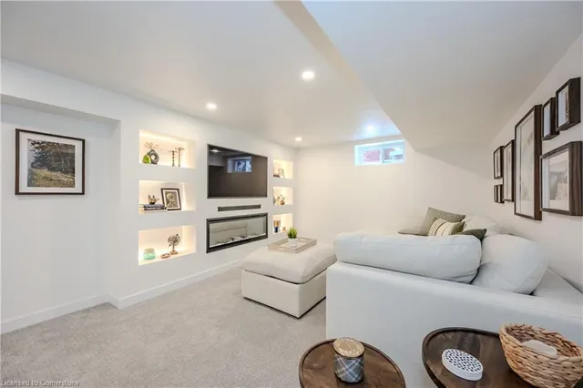 Additional image 33 of 586 Weber St