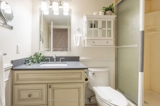 Additional image 21 of 5280 Lakeshore Rd Unit 911