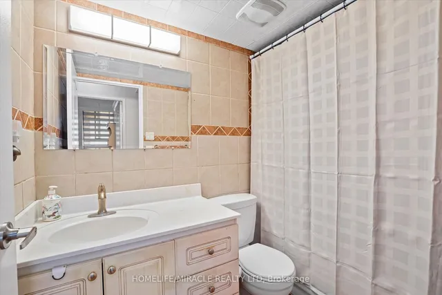 Additional image 18 of 4 Lisa St Unit 1112