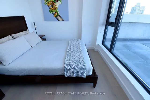 Additional image 22 of 81 Wellesley St Unit 2305