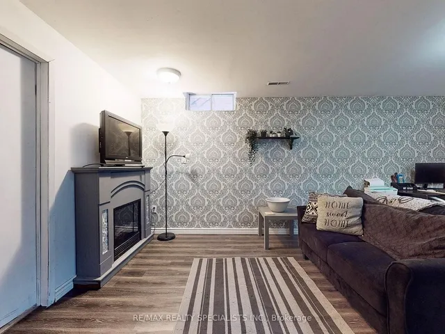 Additional image 27 of 8 Stephensen Crt