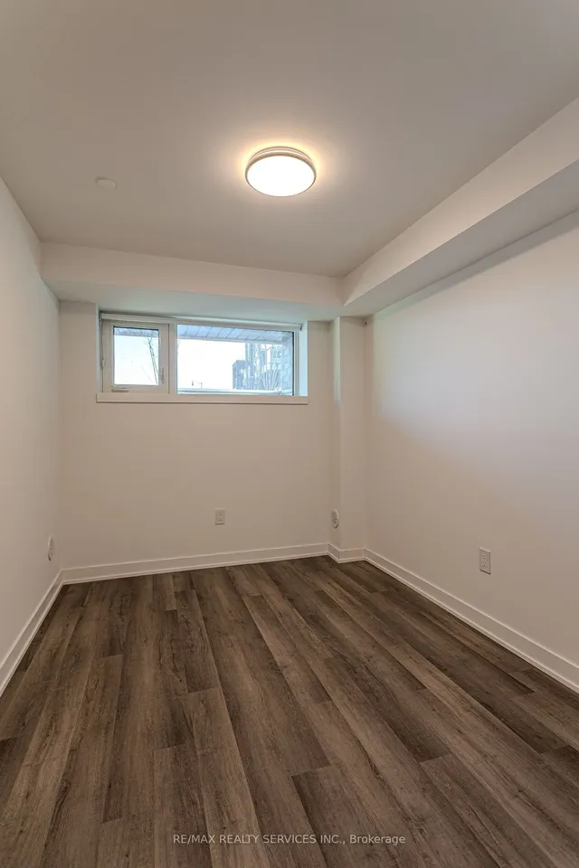 Additional image 22 of 185 Veterans Dr Unit 3