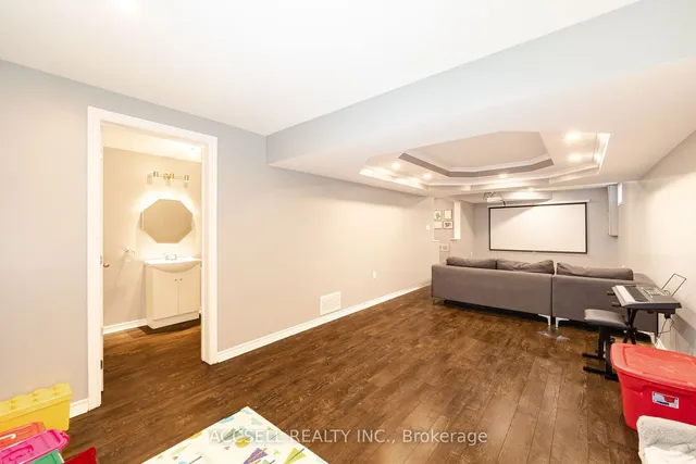 Additional image 33 of 29 Riviera Rdge