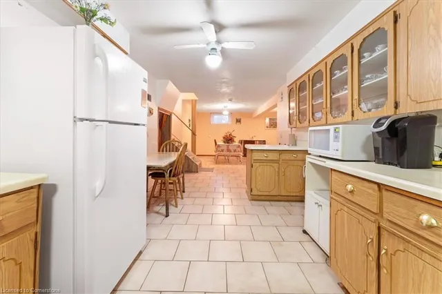 Additional image 37 of 17 Colgate Crt