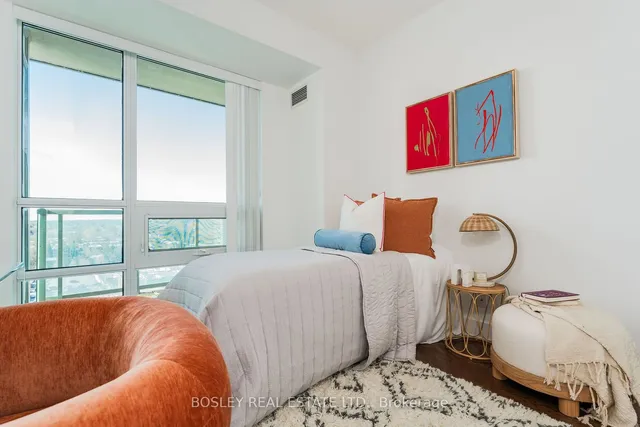 Additional image 30 of 26 Norton Ave Unit 1401