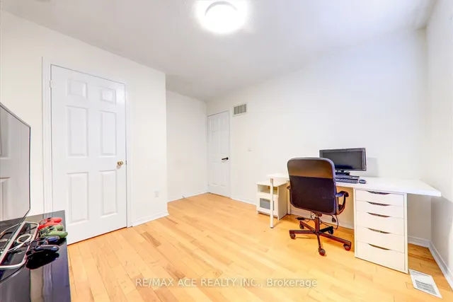 Additional image 26 of 51 Knowles Dr