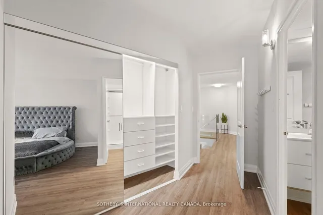 Additional image 17 of 33 Harbour Sq Unit 2208