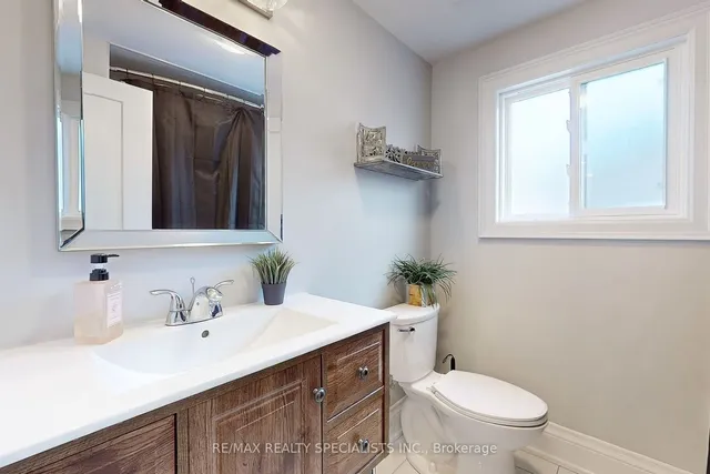 Additional image 19 of 605 Churchill Ave