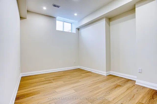 Additional image 35 of 67 Creanona Blvd