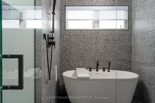 Additional image 31 of 30 Roseland Dr