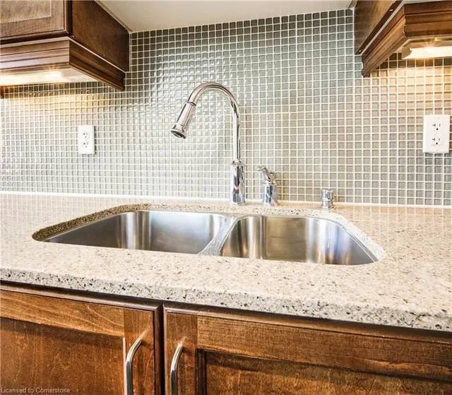 Additional image 16 of 404 King St Unit 102