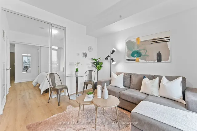 160 Vanderhoof Ave Unit 710