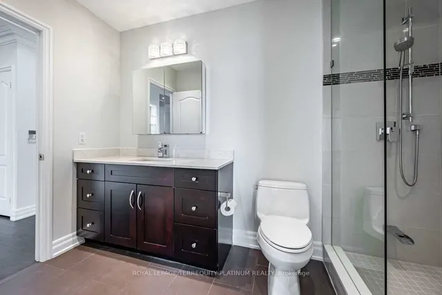 Additional image 15 of 38 Avenue Rd Unit 902