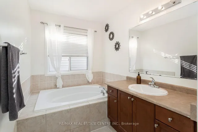 Additional image 22 of 1015 Vickerman Way