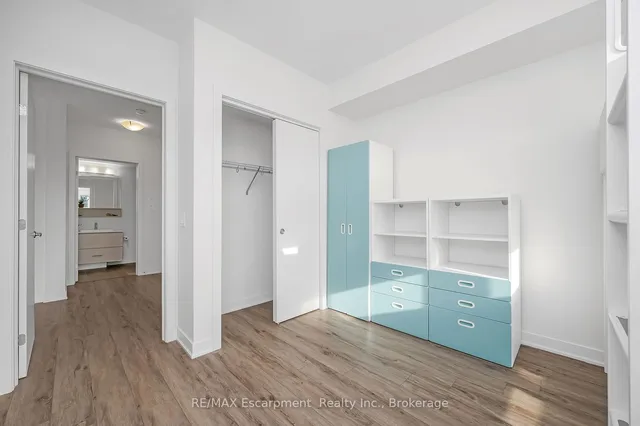 Additional image 23 of 320 PLAINS Rd Unit 220