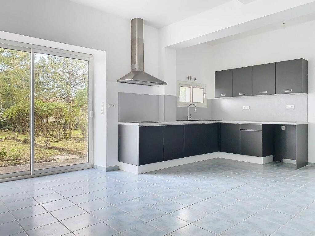 Additional image 2 of Poitou-Charentes, Charente-Maritime, St-Savinien, France