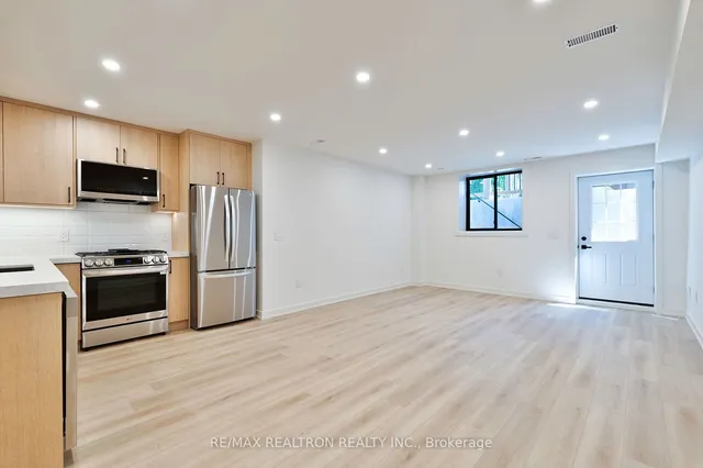 Additional image 35 of 53 Alameda Ave