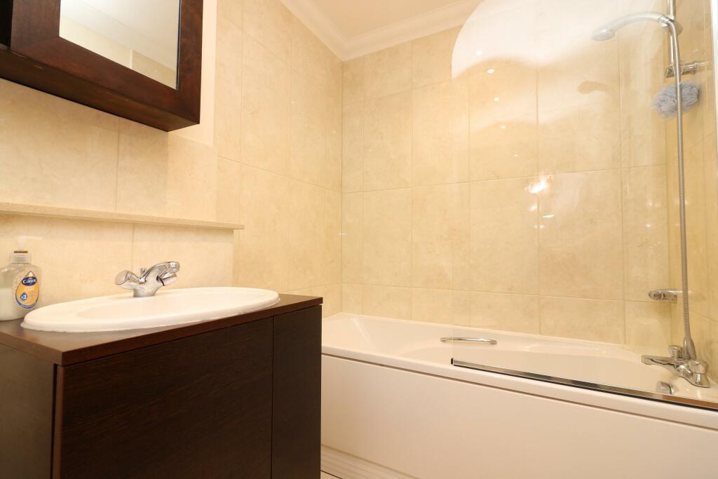 Additional image 23 of Wendover Lodge, Welwyn, Herts, AL6