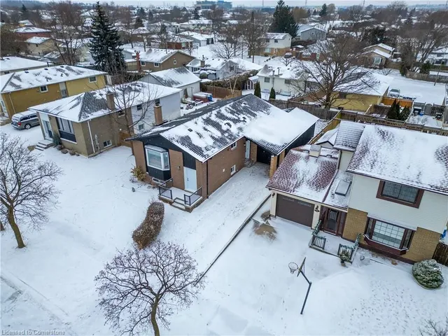 Additional image 38 of 49 Belleau St