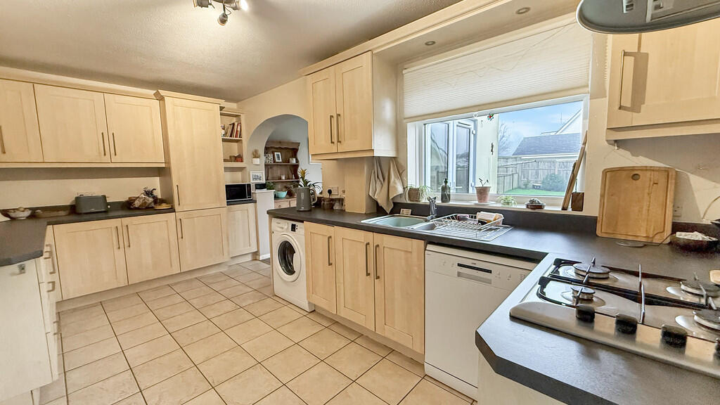 Additional image 5 of Langholm Avenue, Warminster