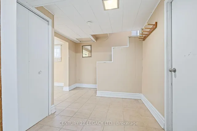 Additional image 25 of 17 Vange Cres