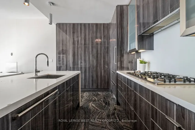 Additional image 13 of 29 Queens Quay Unit 904