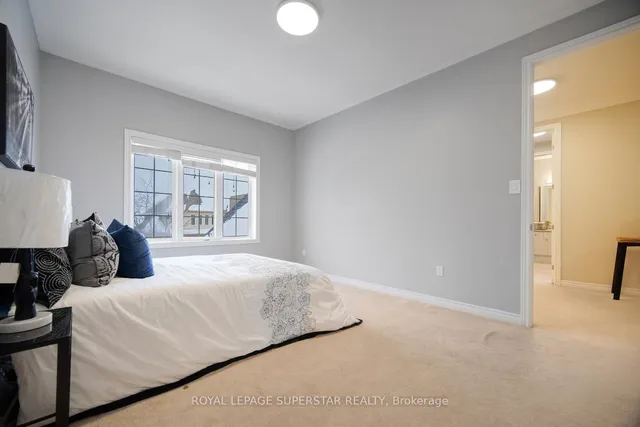 Additional image 28 of 220 EDGEWATER Cres