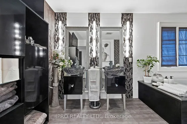 Additional image 29 of 20 Fairview Blvd