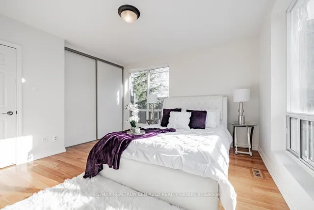 Additional image 15 of 75 upper canada Dr Unit 4