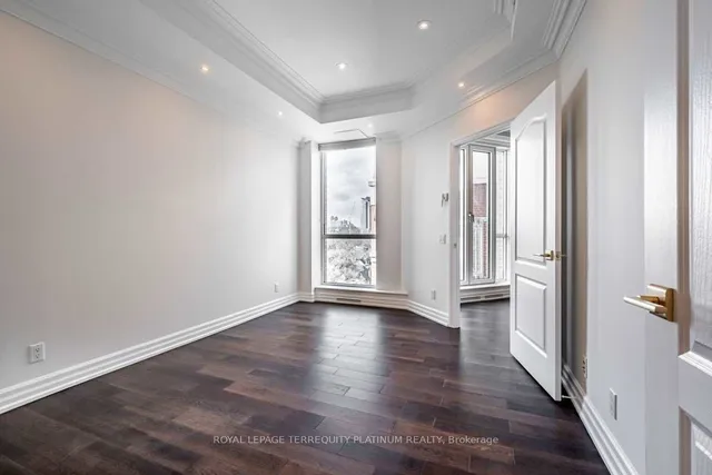 Additional image 14 of 38 Avenue Rd Unit 902