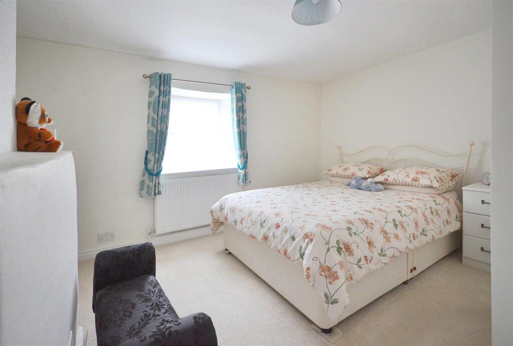 Additional image 10 of High Street, Henstridge