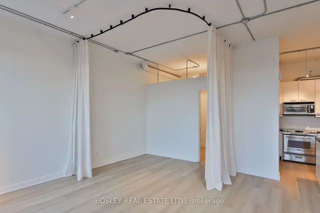 Additional image 13 of 955 Queen St Unit PH6