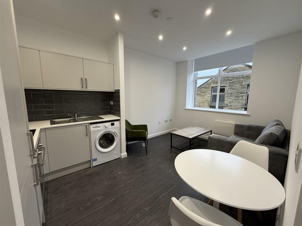 Additional image 3 of Spectrum House, East Parade, Bradford