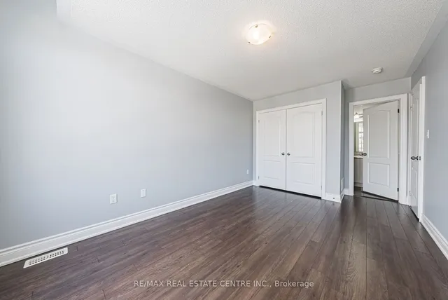 Additional image 31 of 23 Little Britain Cres