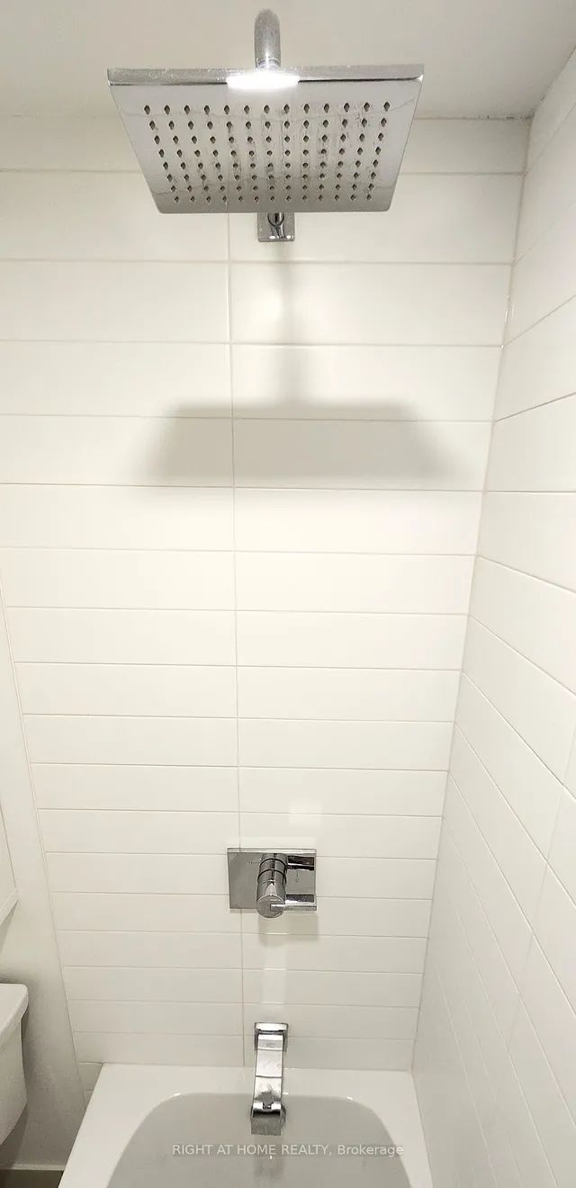 Additional image 21 of 501 Yonge St Unit 2704