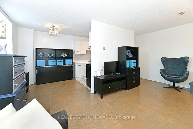 Additional image 9 of 1071 Woodbine Ave Unit 210