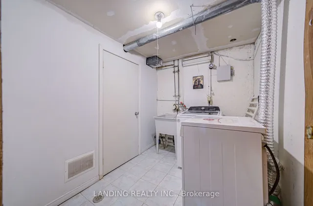 Additional image 23 of 210 Sprucewood Crt