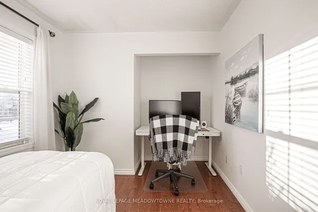 Additional image 25 of 431 Baverstock Cres