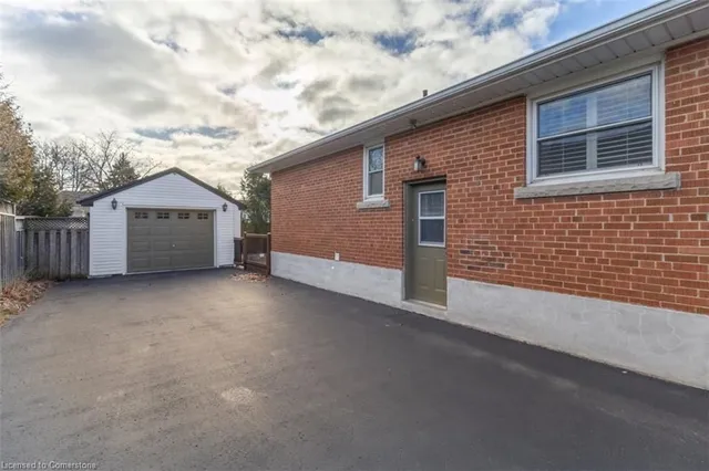 Additional image 31 of 2326 Redfern Rd