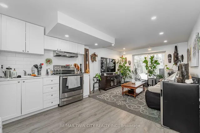 Additional image 24 of 16 Overlea Cres