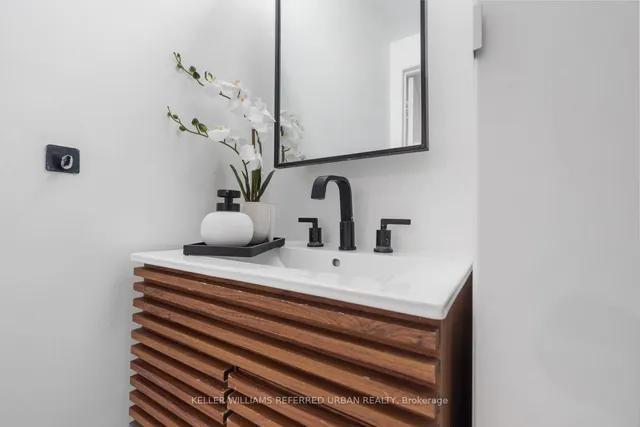 Additional image 23 of 760 Lawrence Ave Unit 28